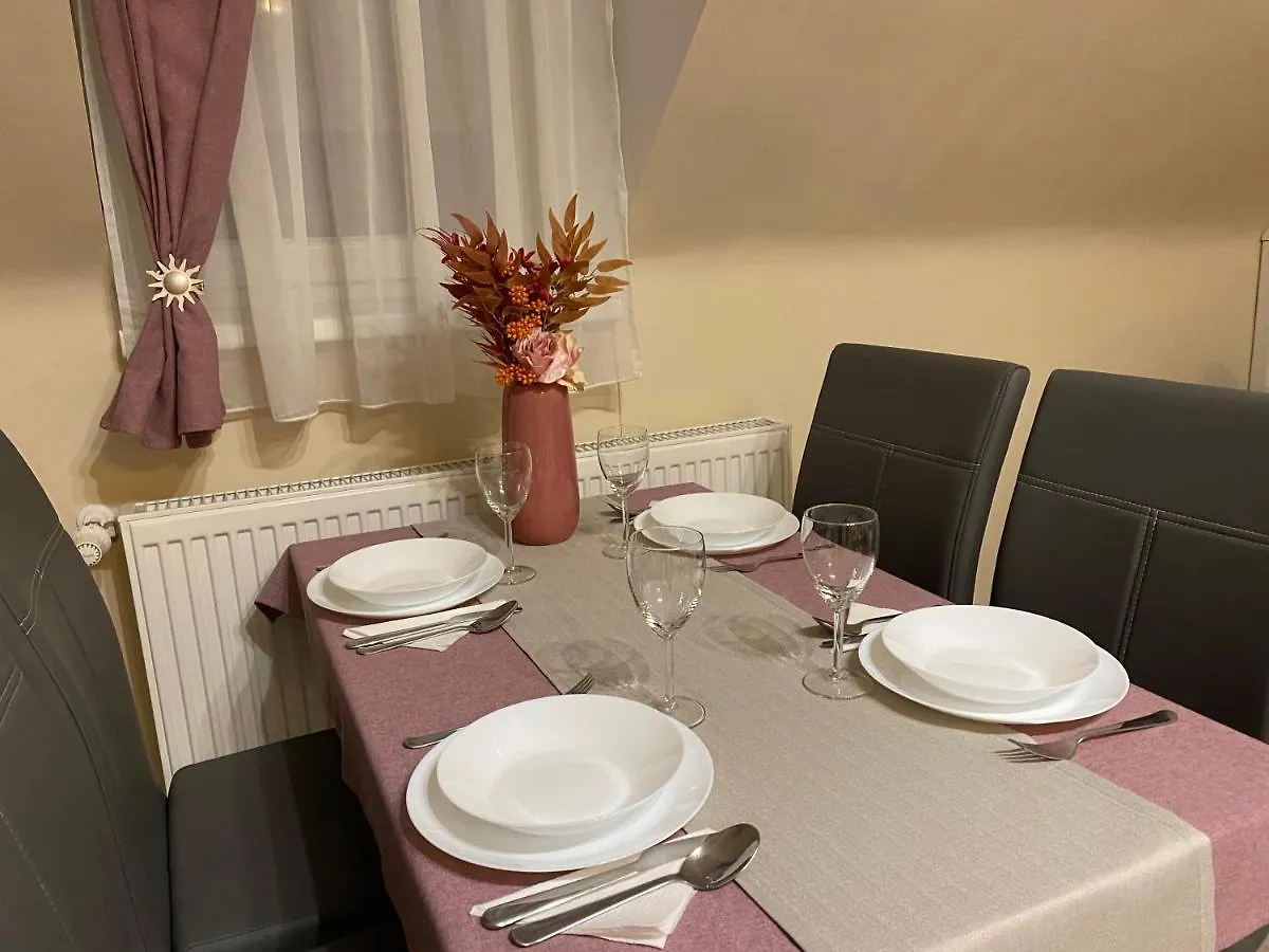 Oreo Apartman Eger 0*,