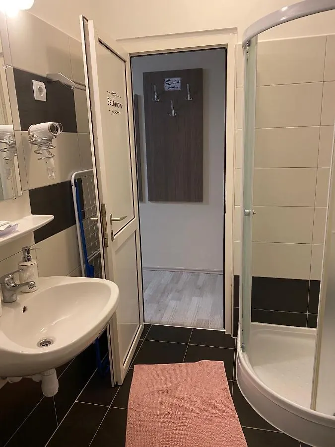 Oreo Apartman Eger 0*,