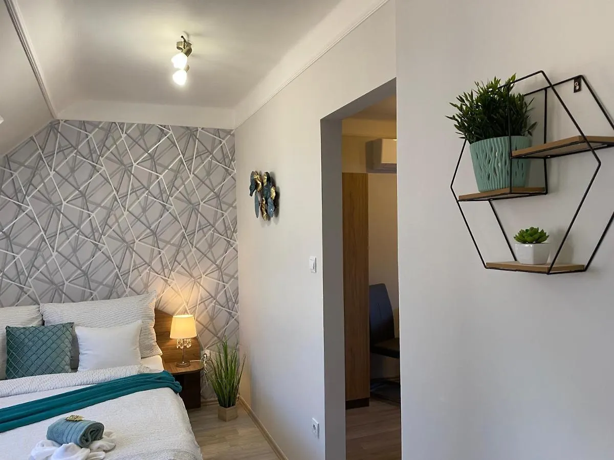 Oreo Apartman Eger Apartamento